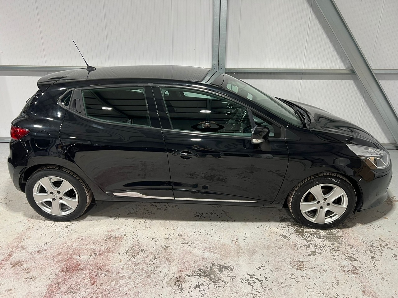 Used Renault Clio 2014 for sale - 76699147: Photo 34