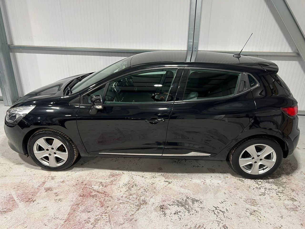 Used Renault Clio 2014 for sale - 76699147: Photo 35
