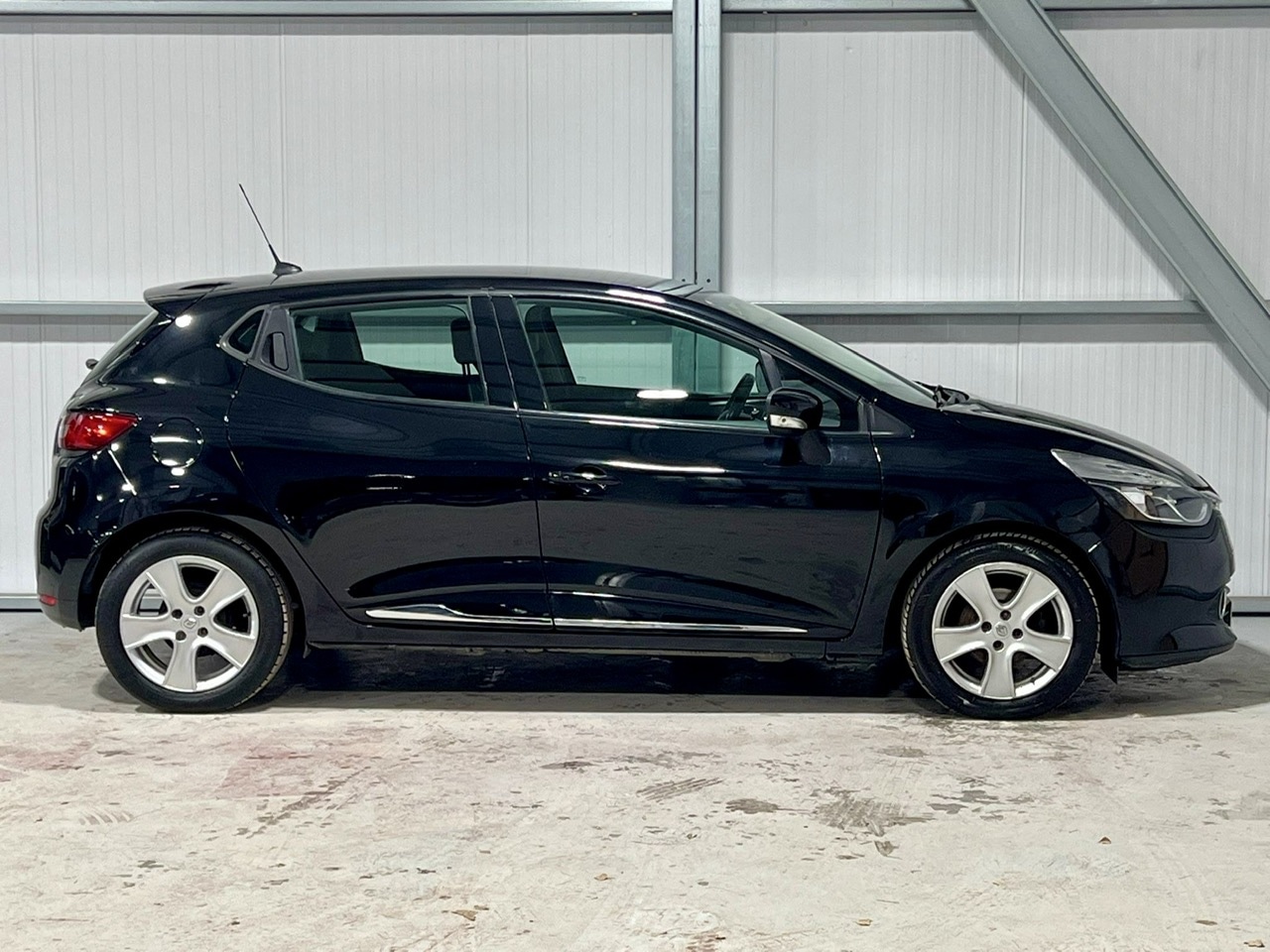 Used Renault Clio 2014 for sale - 76699147: Photo 4