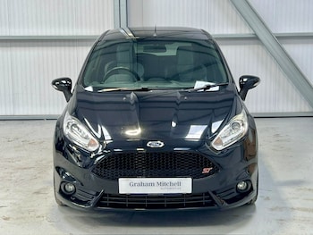 Used Ford Fiesta 2015 for sale - 75702834: Photo
