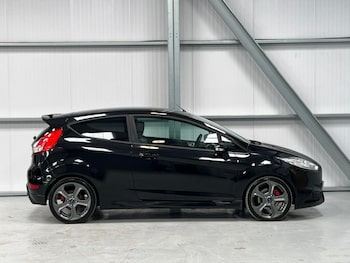 Used Ford Fiesta 2015 for sale - 75702834: Photo