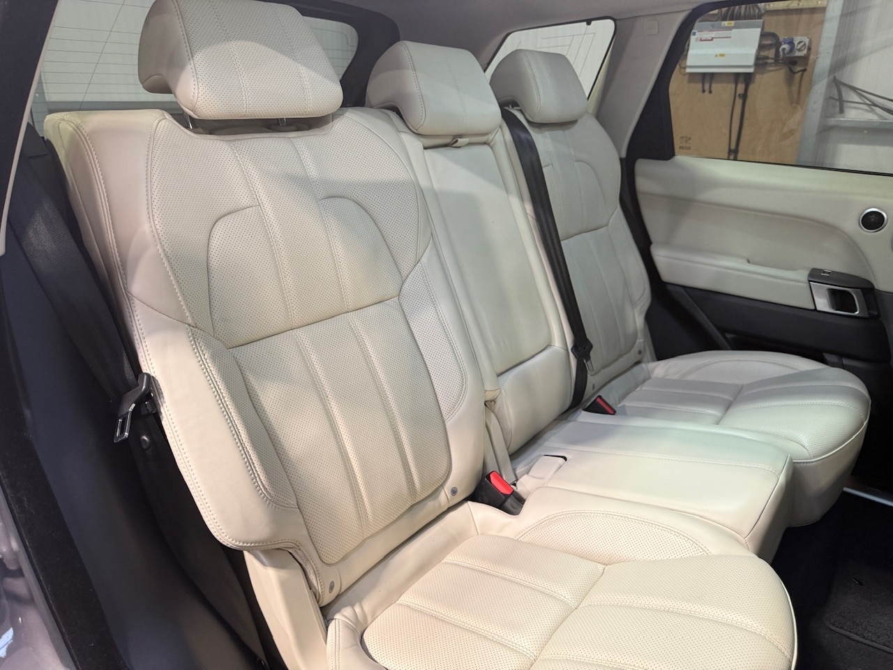 Used Land Rover Range Rover Sport 2017 for sale - 77365352: Photo 28