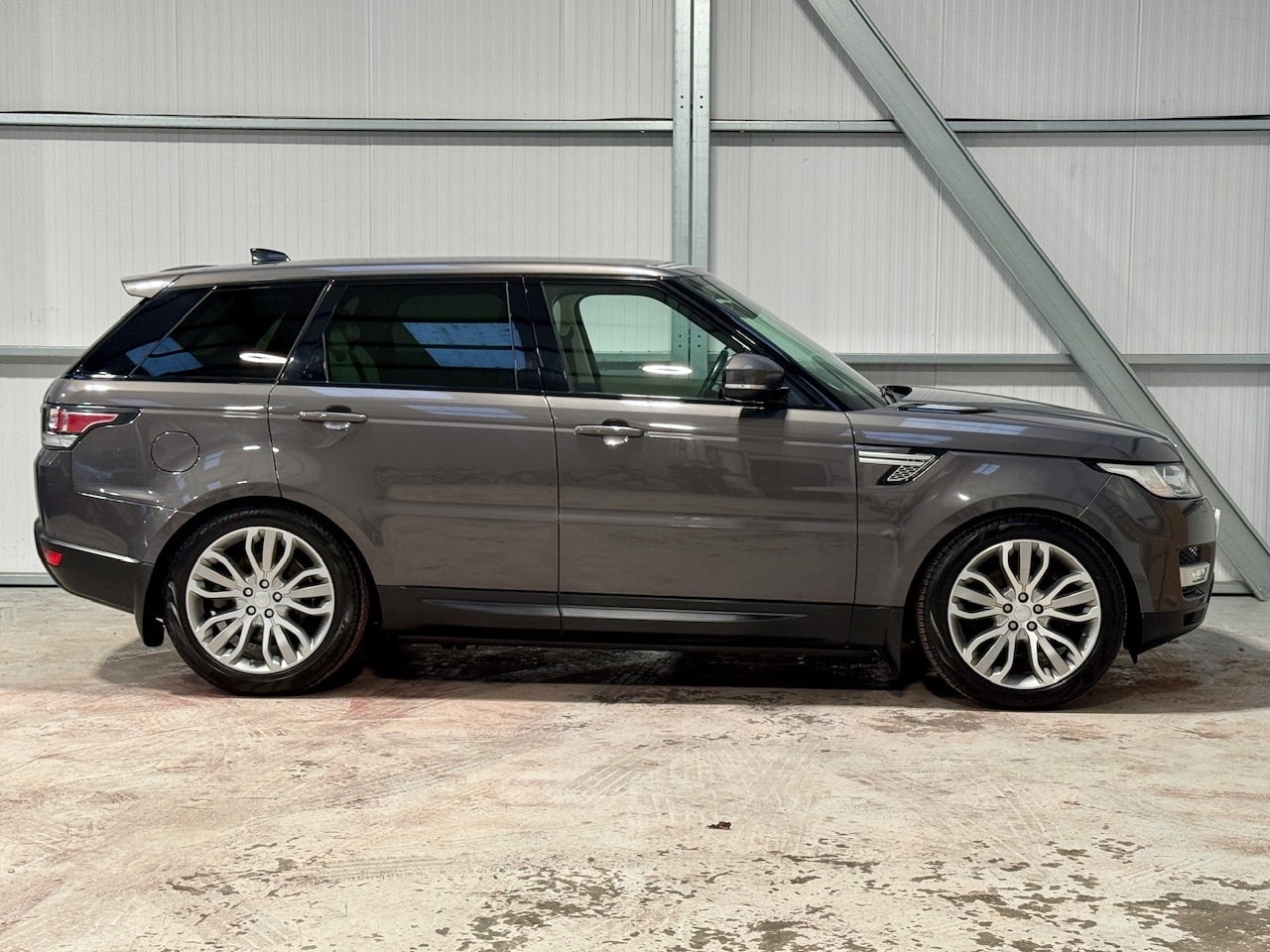 Used Land Rover Range Rover Sport 2017 for sale - 77365352: Photo 4