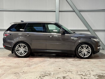 Used Land Rover Range Rover Sport 2017 for sale - 77365352: Photo