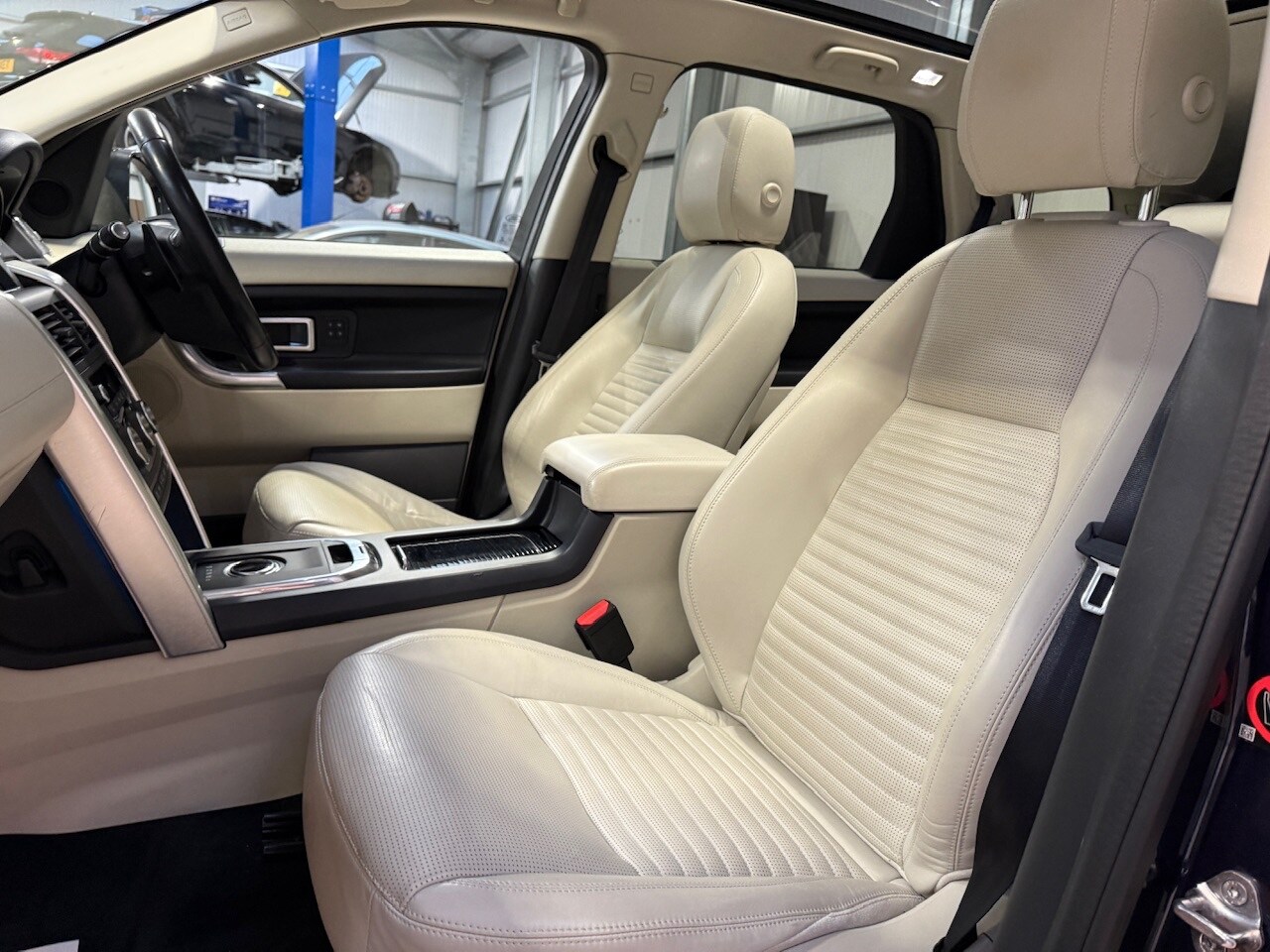 Used Land Rover Discovery Sport 2019 for sale - 77962379: Photo 24