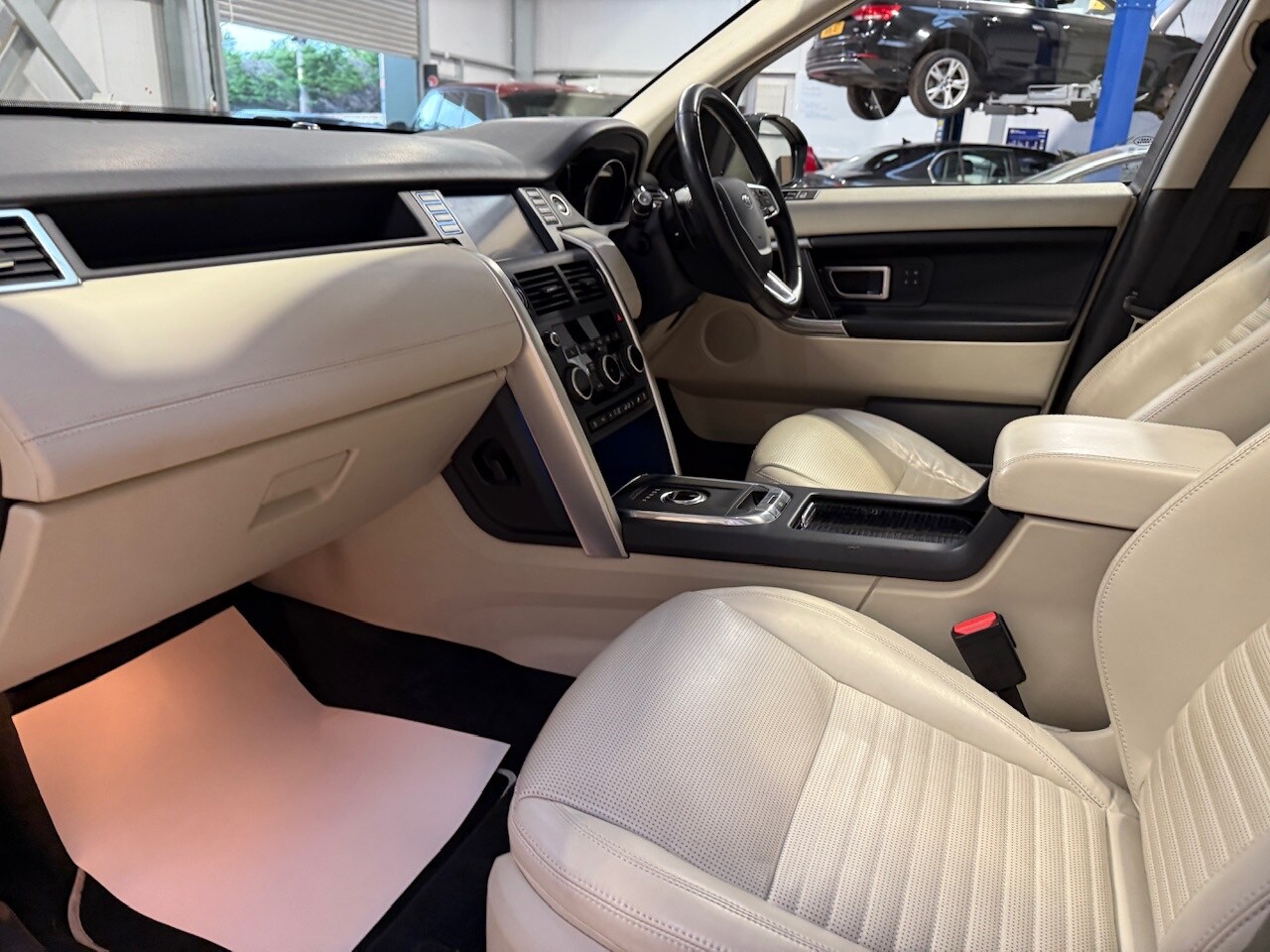 Used Land Rover Discovery Sport 2019 for sale - 77962379: Photo 25