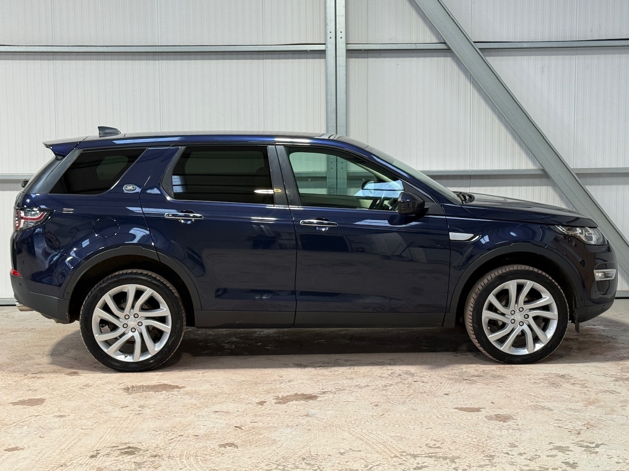 Used Land Rover Discovery Sport 2019 for sale - 77962379: Photo 4