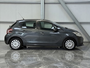 Used Peugeot 208 2013 for sale - 78938273: Photo