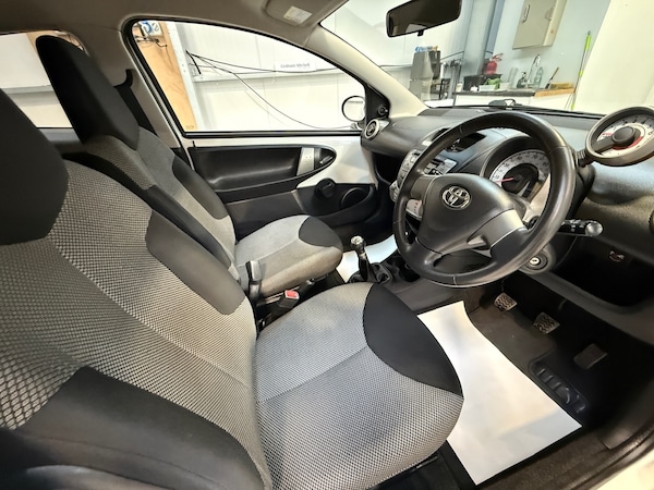 Used Toyota AYGO 2013 for sale - 76193309: Photo 14