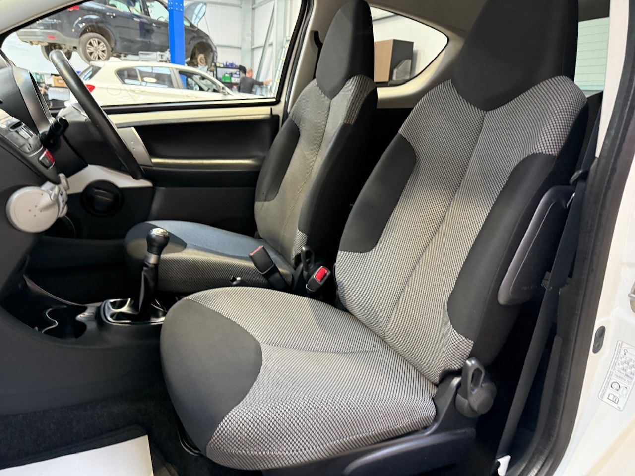 Used Toyota AYGO 2013 for sale - 76193309: Photo 16