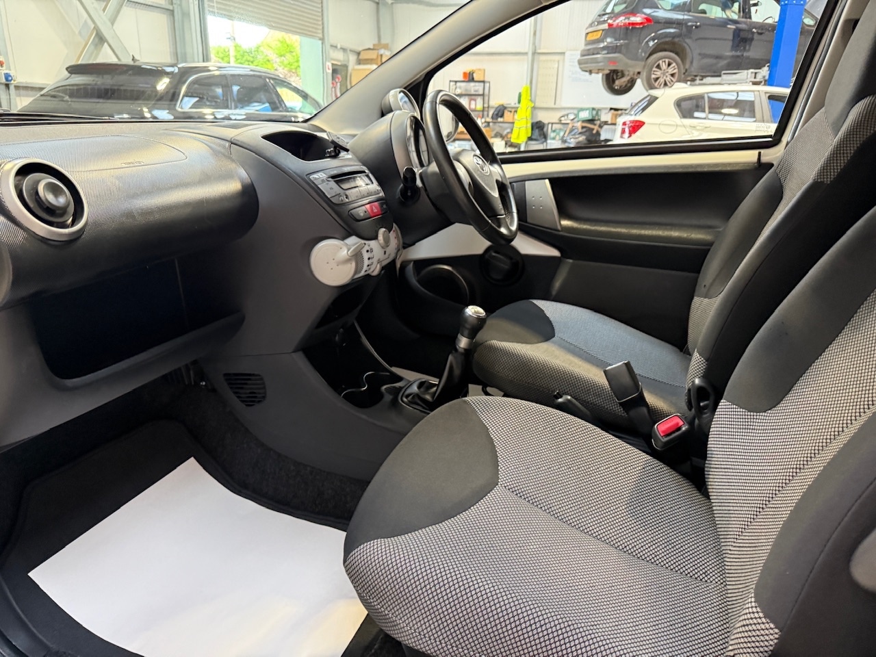 Used Toyota AYGO 2013 for sale - 76193309: Photo 17