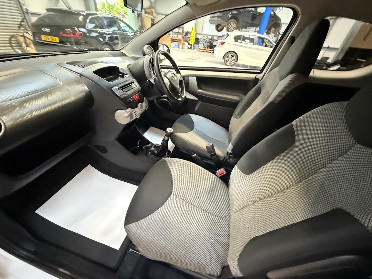 Used Toyota AYGO 2013 for sale - 76193309: Photo 19