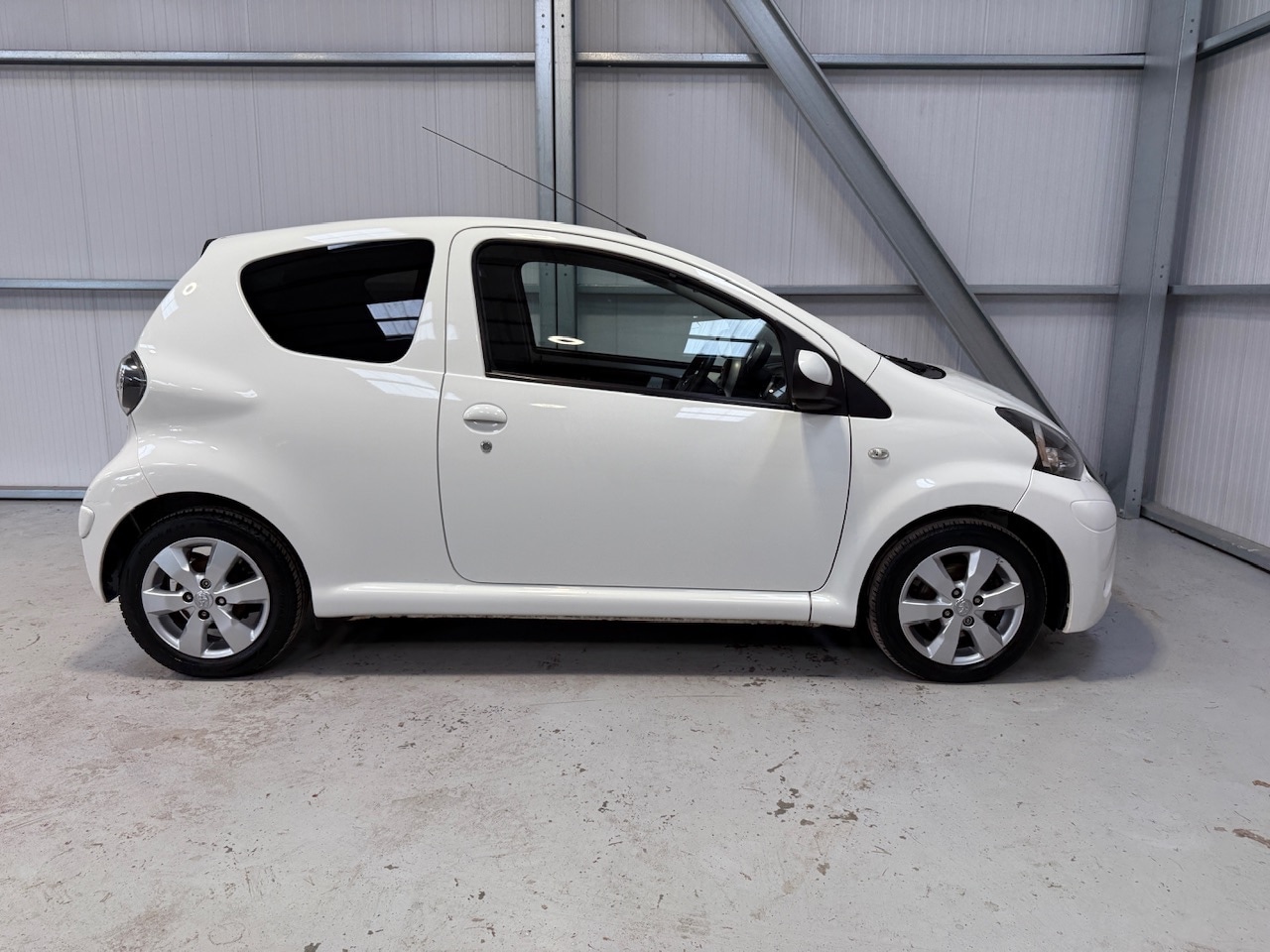 Used Toyota AYGO 2013 for sale - 76193309: Photo 28