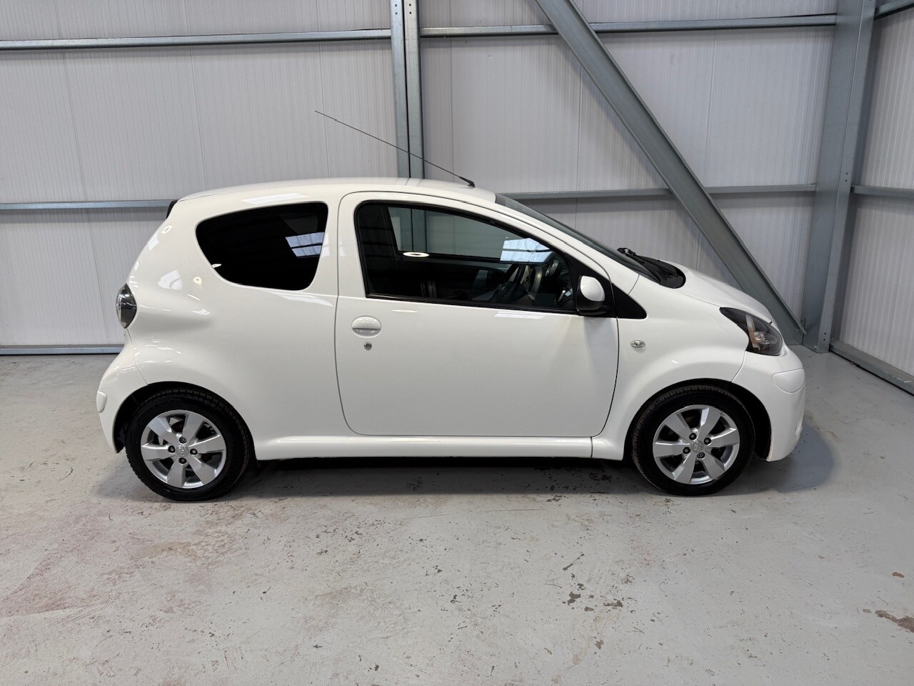 Used Toyota AYGO 2013 for sale - 76193309: Photo 31