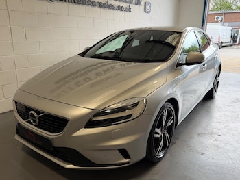 Used Volvo V40 2017 for sale - 79374170: Photo