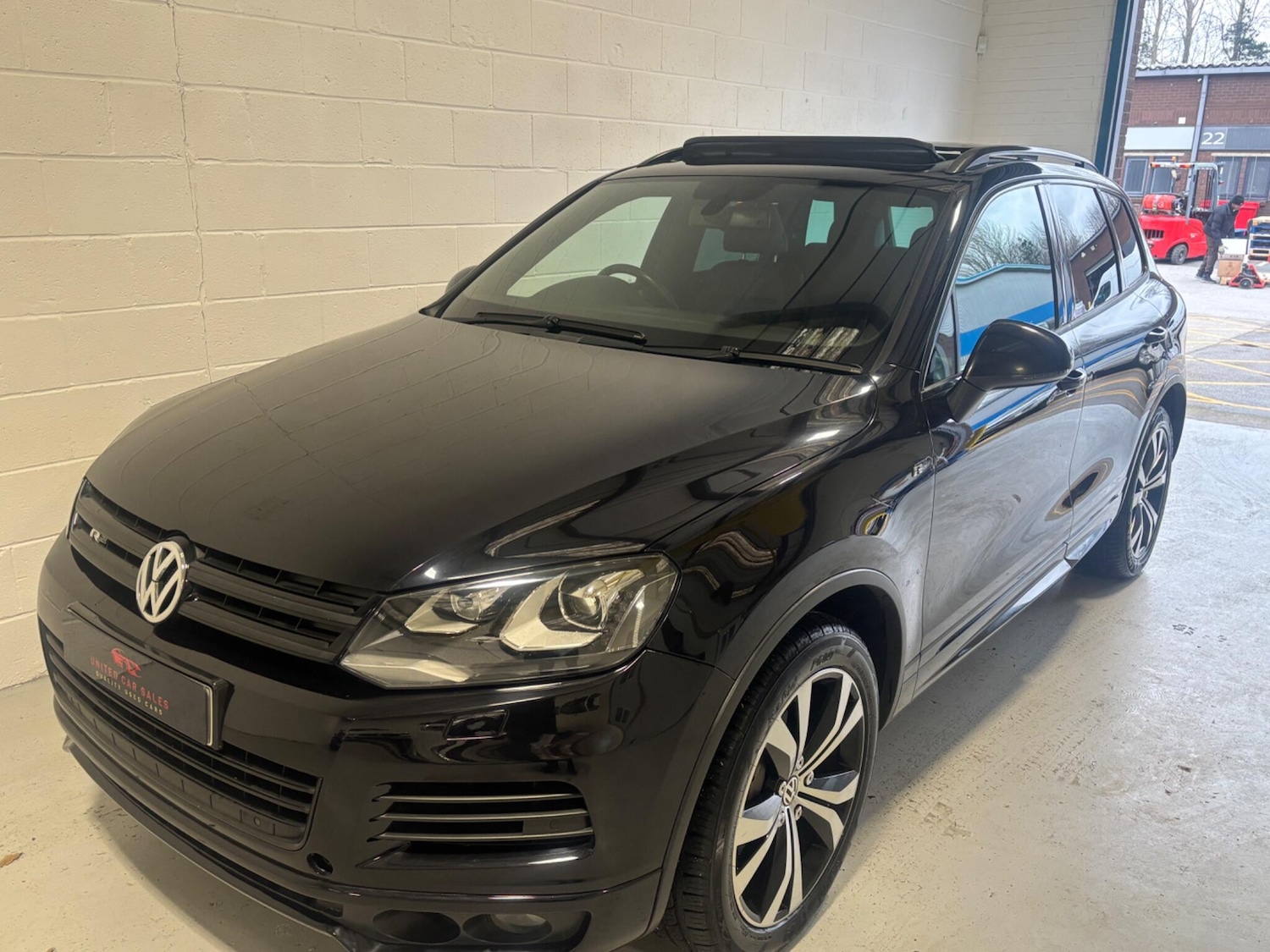 Used Volkswagen Touareg 2014 for sale - 77598382: Photo 2