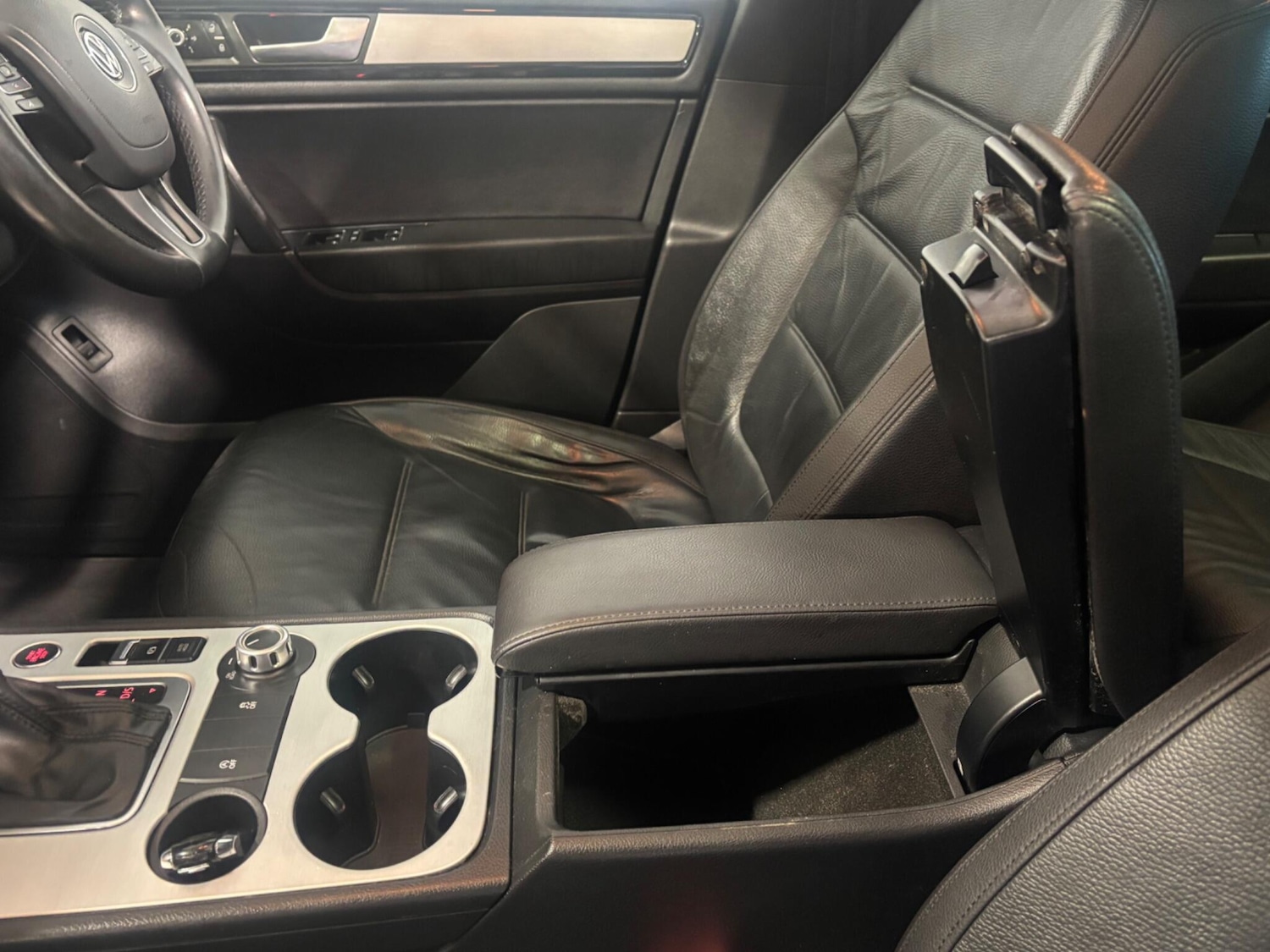 Used Volkswagen Touareg 2014 for sale - 77598382: Photo 25