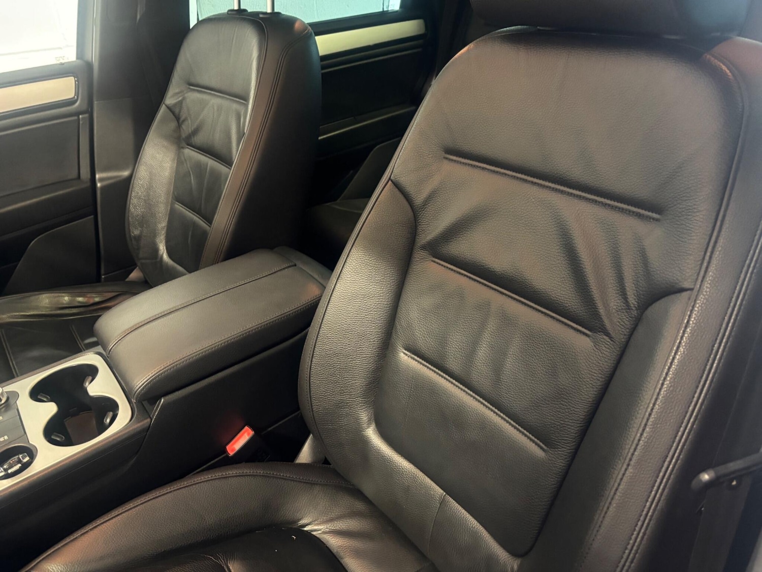 Used Volkswagen Touareg 2014 for sale - 77598382: Photo 28