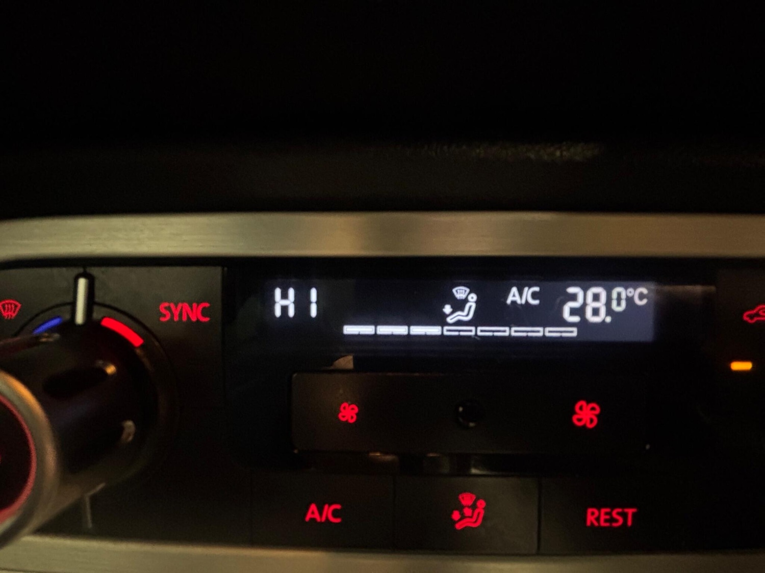 Used Volkswagen Touareg 2014 for sale - 77598382: Photo 39