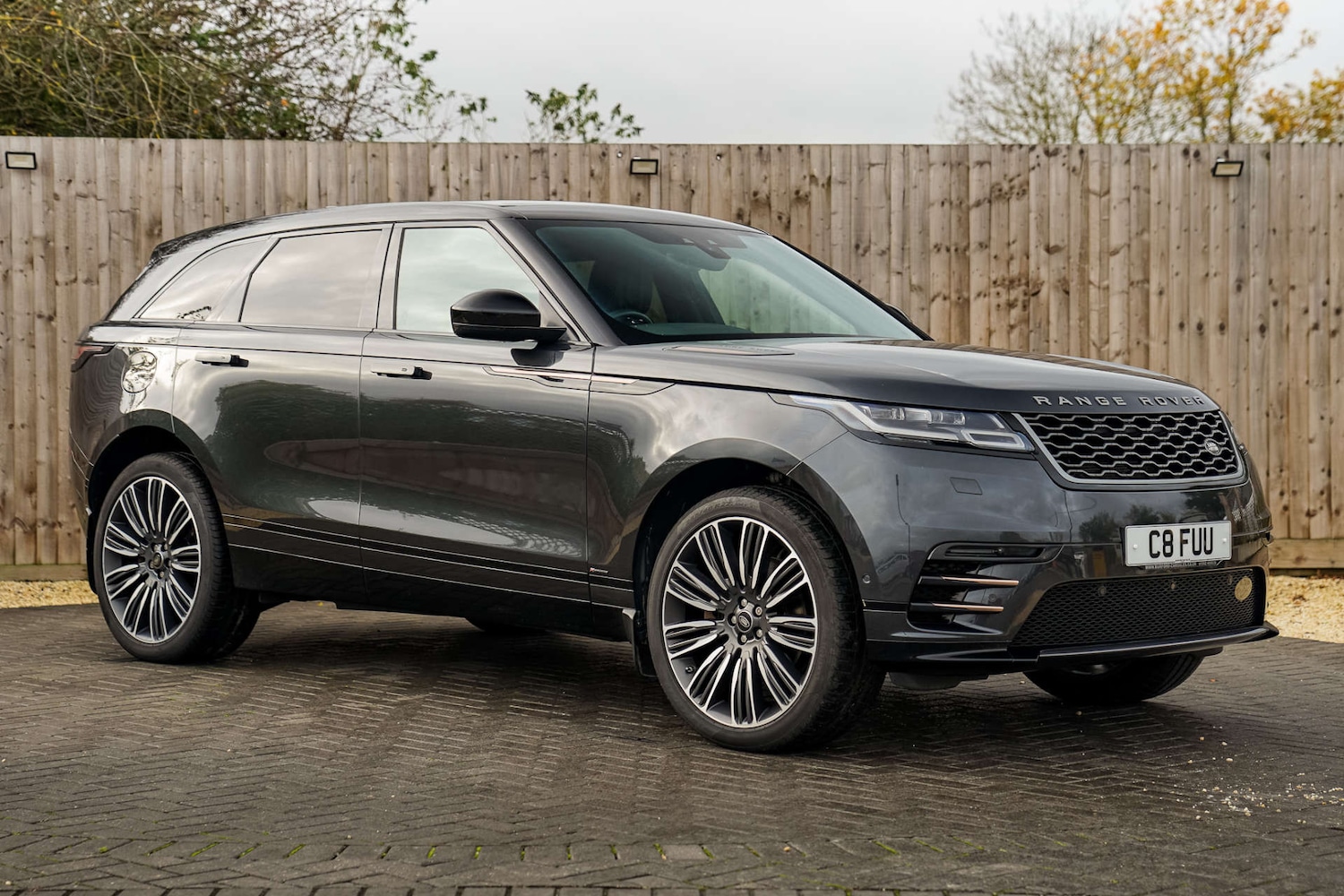 Used Land Rover Range Rover Velar 2017 for sale - 76352610: Photo 1