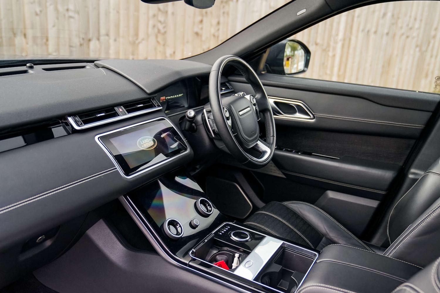 Used Land Rover Range Rover Velar 2017 for sale - 76352610: Photo 16