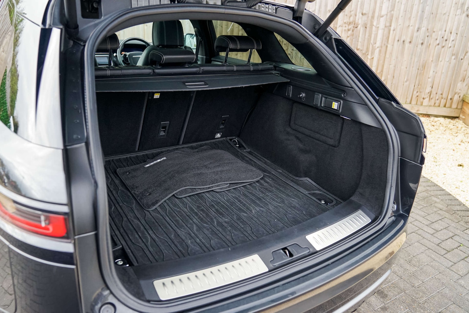 Used Land Rover Range Rover Velar 2017 for sale - 76352610: Photo 18