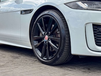Used Jaguar XE 2020 for sale - 75444847: Photo