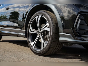 Used Audi Q3 2020 for sale - 75574041: Photo
