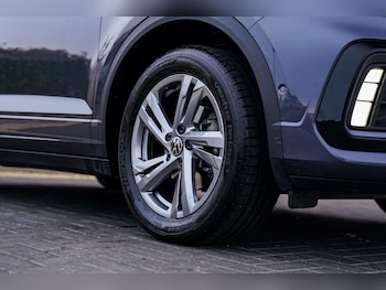 Used Volkswagen T-Roc 2024 for sale - 76381499: Photo