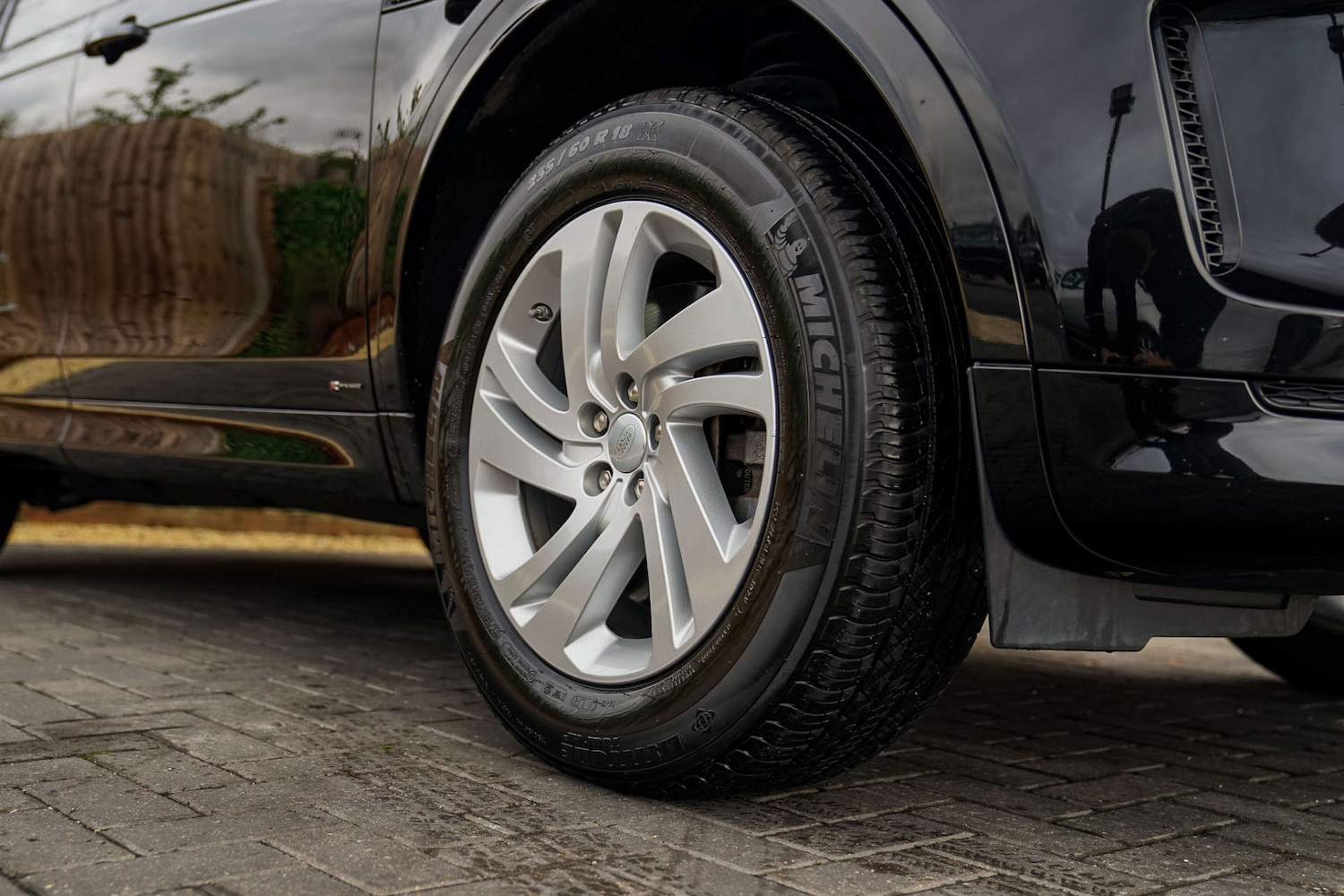 Used Land Rover Discovery Sport 2020 for sale - 76374443: Photo 2