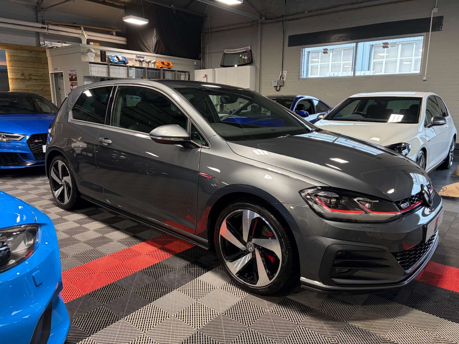 Used Volkswagen Golf 2018 for sale - 77745408: Photo 1