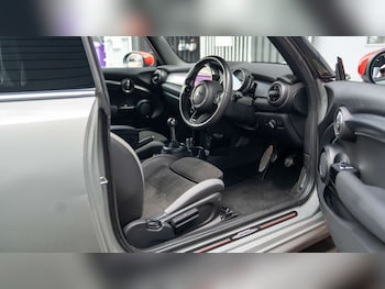 Used MINI Hatch 2022 for sale - 78931424: Photo