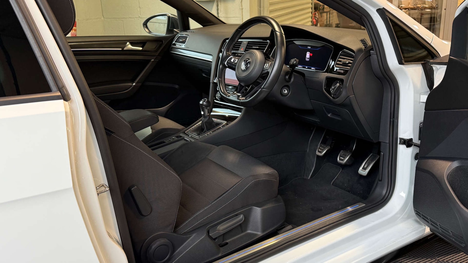 Used Volkswagen Golf 2017 for sale - 77477841: Photo 3