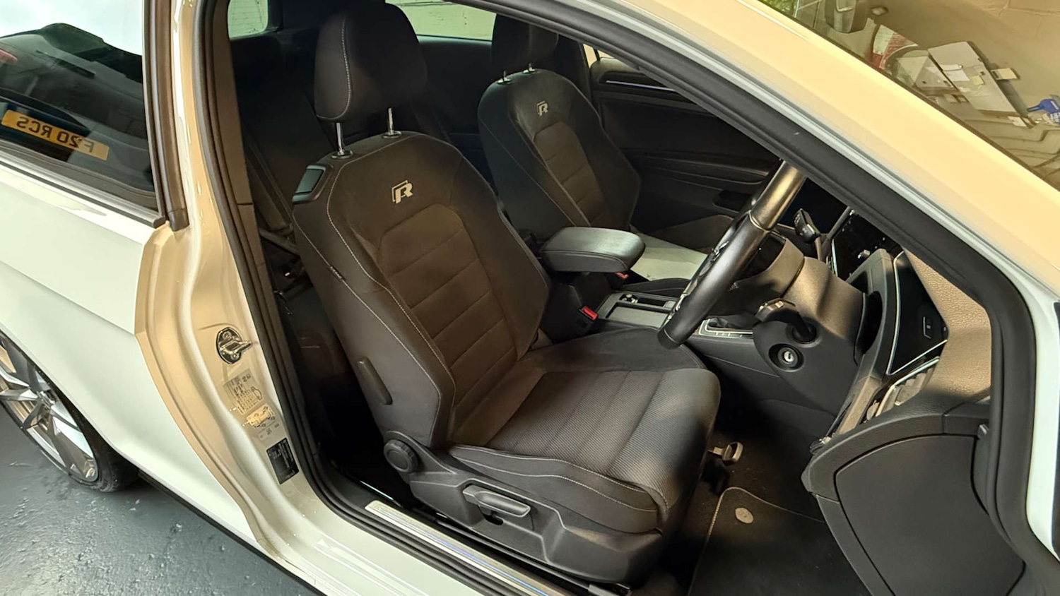 Used Volkswagen Golf 2017 for sale - 77477841: Photo 4