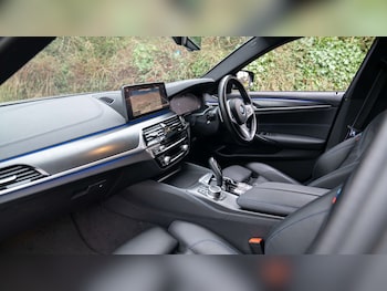 Used BMW 5 Series 2022 for sale - 77934079: Photo