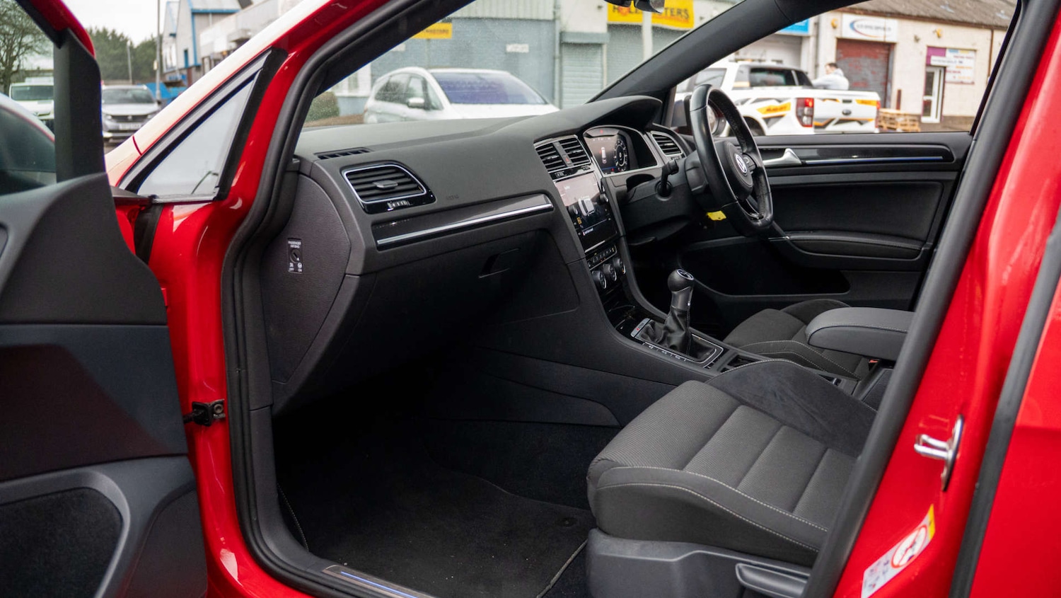 Used Volkswagen Golf 2018 for sale - 77762392: Photo 7