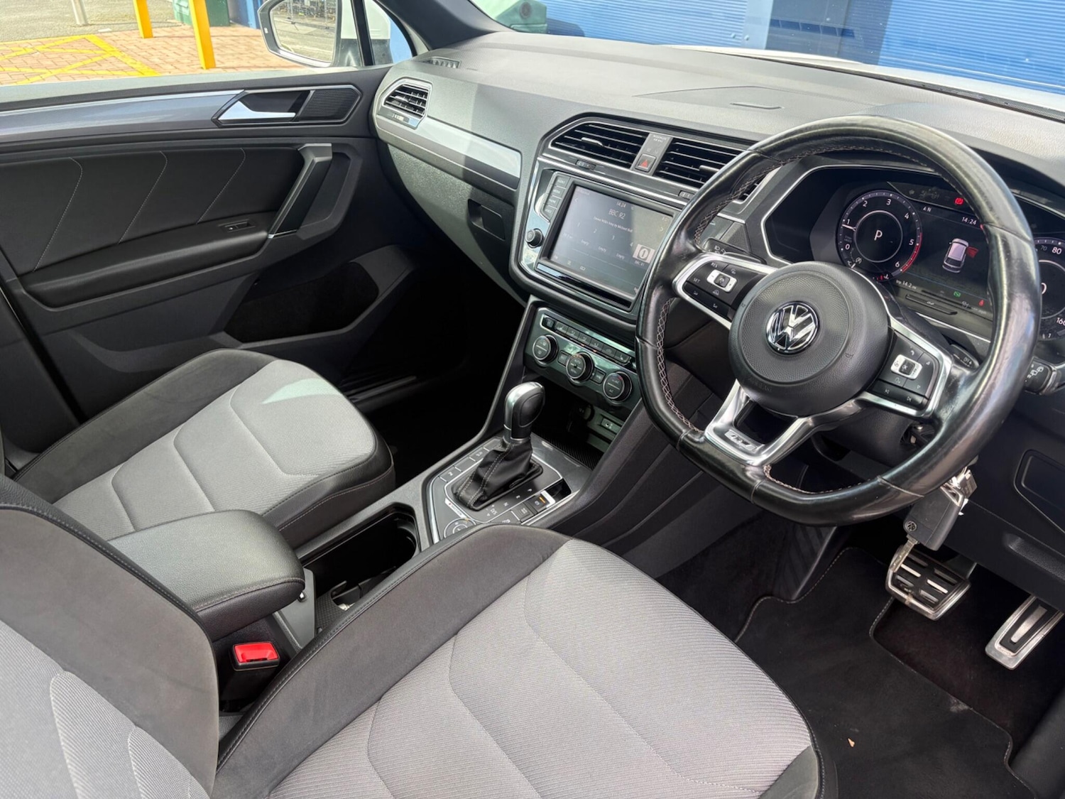 Used Volkswagen Tiguan 2017 for sale - 77892324: Photo 25