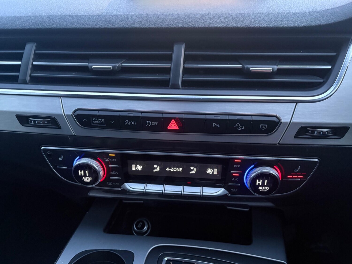 Used Audi SQ7 2017 for sale - 77142972: Photo 28