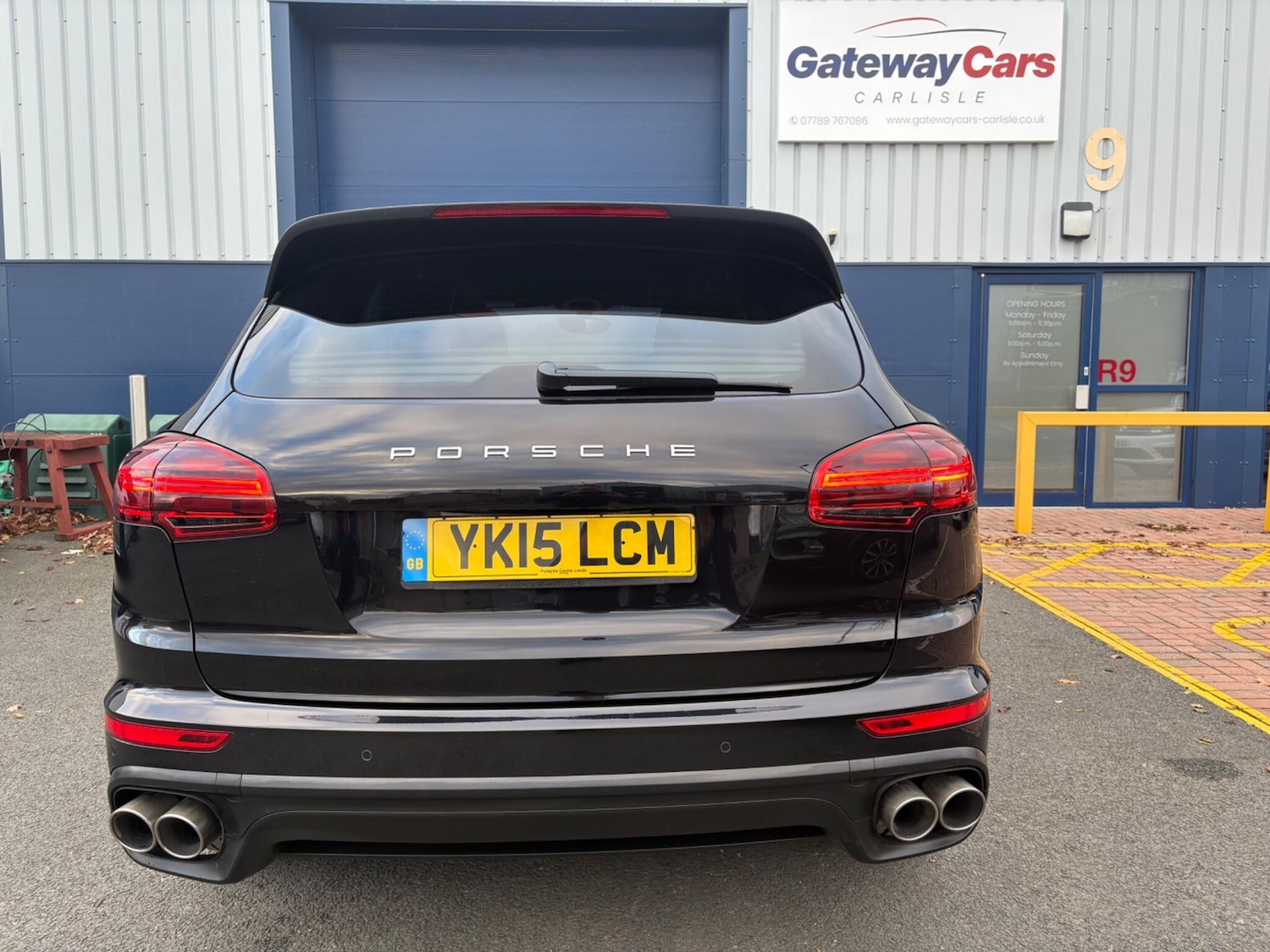 Used Porsche Cayenne 2015 for sale - 76645728: Photo 2