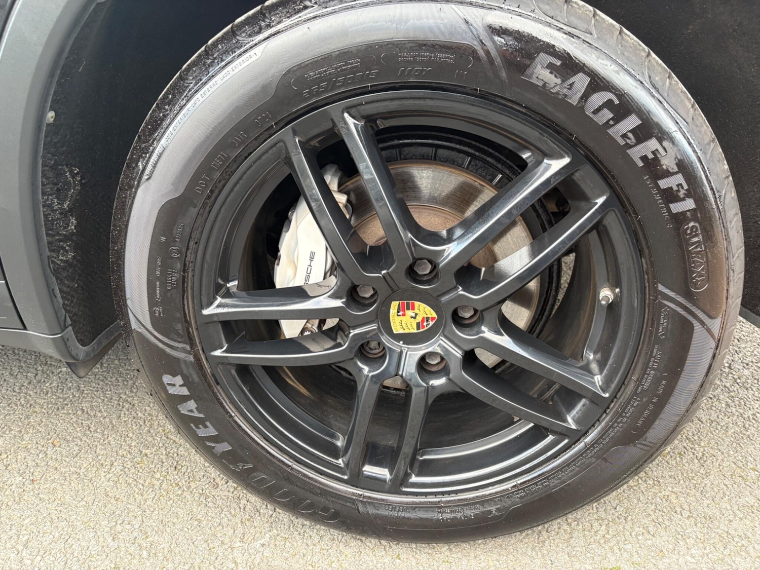 Used Porsche Cayenne 2015 for sale - 76645728: Photo 4