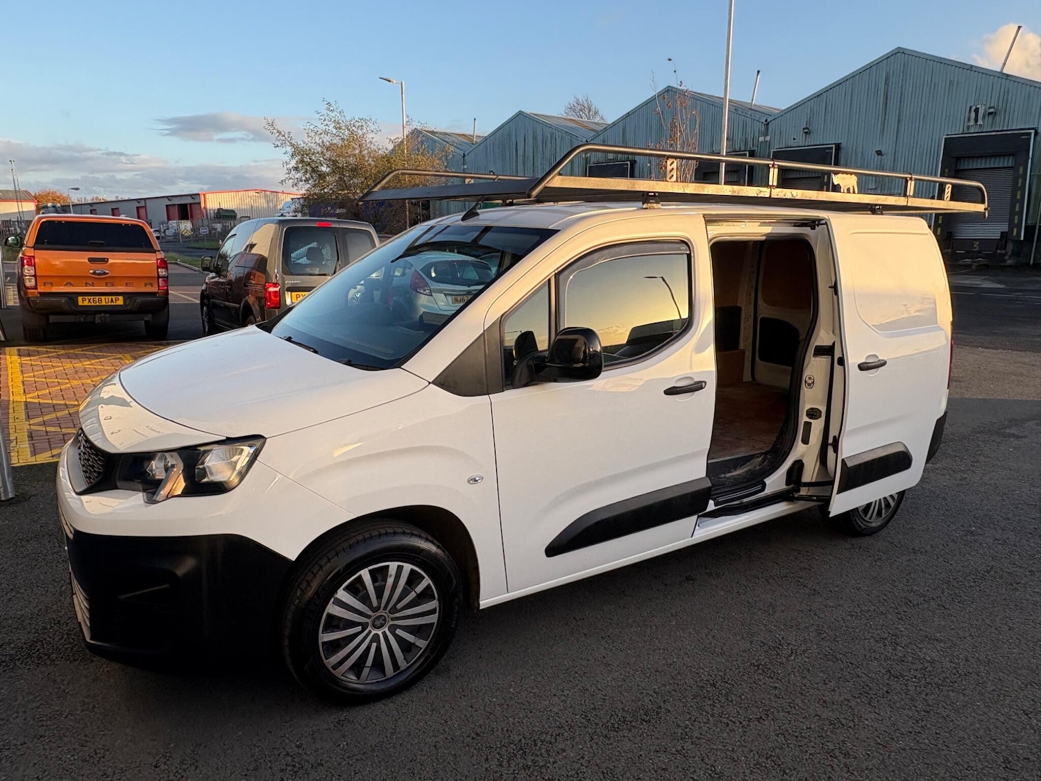 Used Peugeot Partner 2022 for sale - 76397977: Photo 11