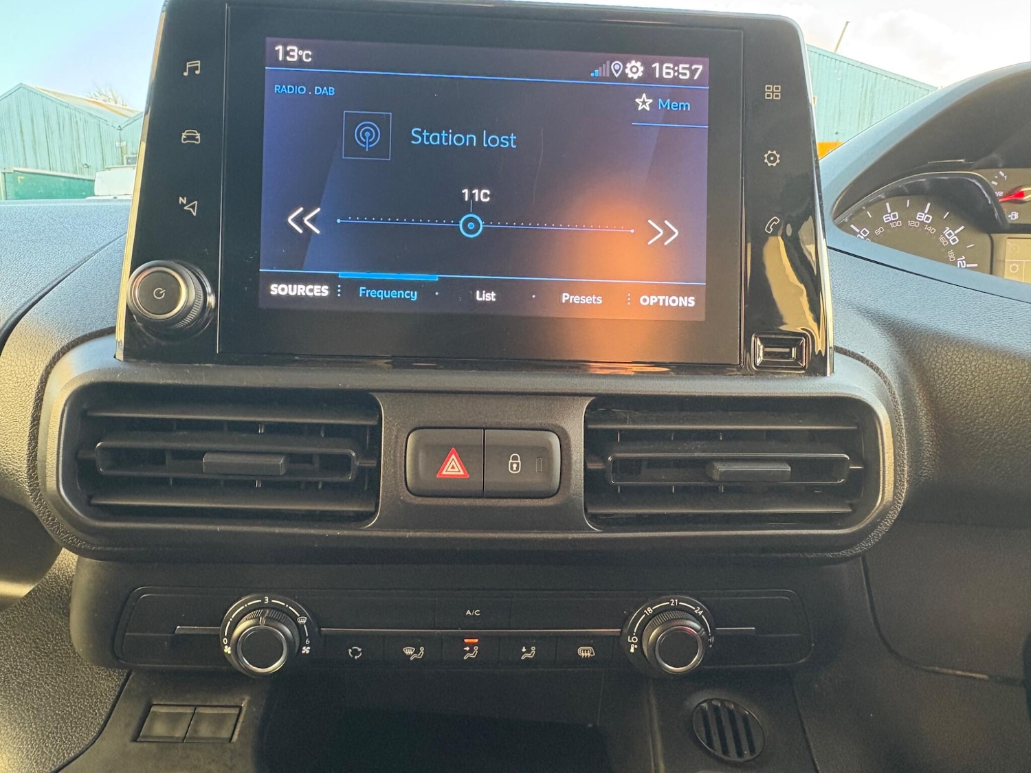 Used Peugeot Partner 2022 for sale - 76397977: Photo 15