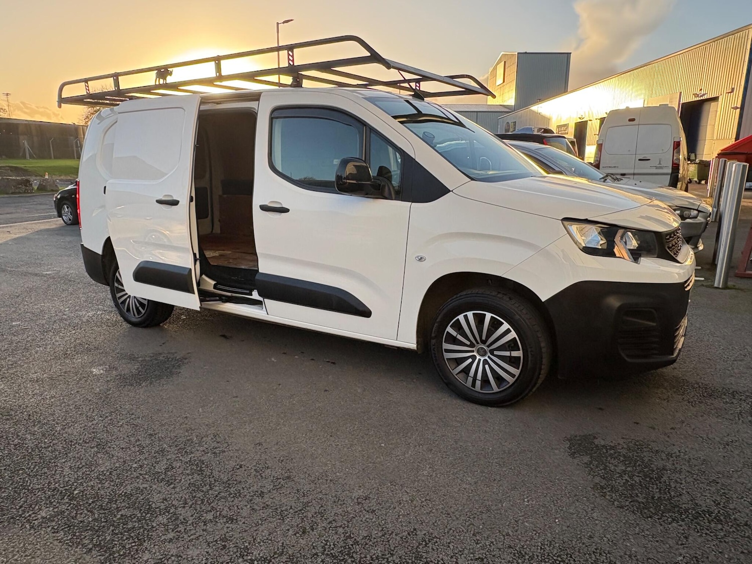 Used Peugeot Partner 2022 for sale - 76397977: Photo 9