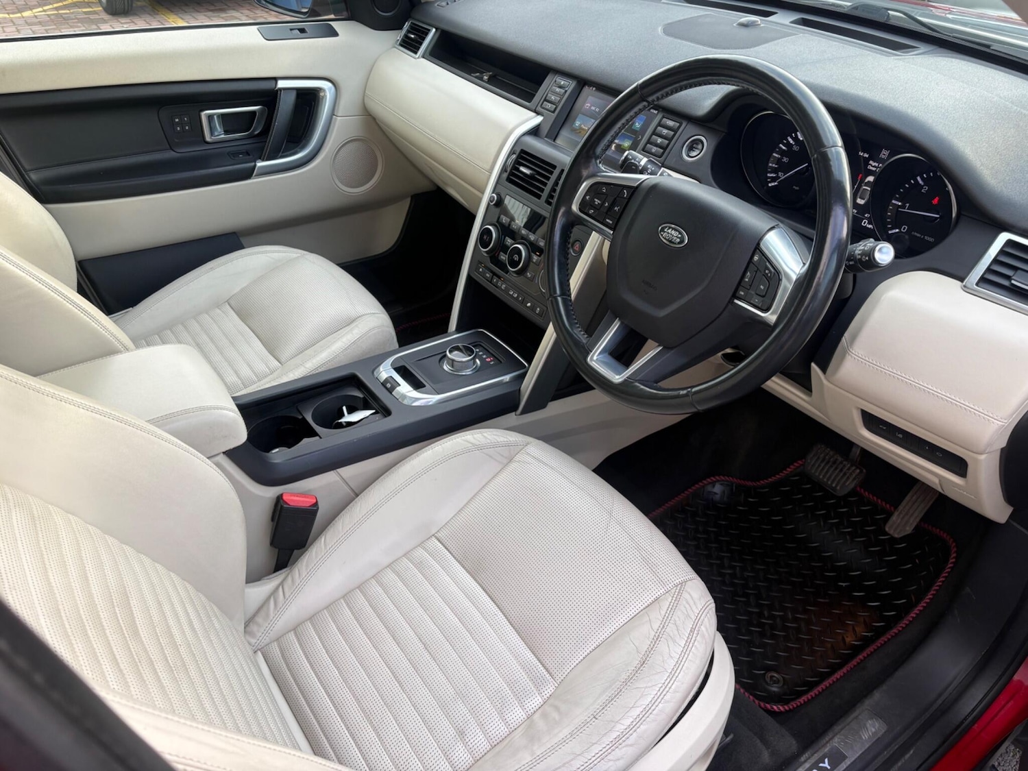 Used Land Rover Discovery Sport 2016 for sale - 77163344: Photo 16