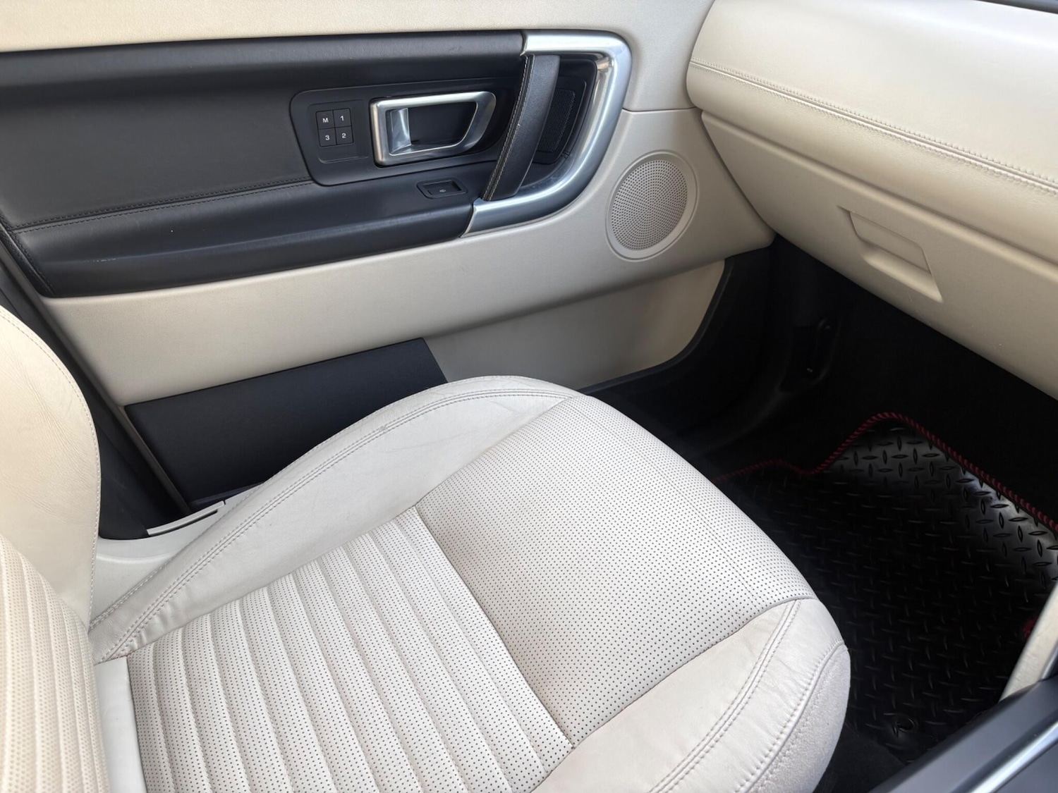 Used Land Rover Discovery Sport 2016 for sale - 77163344: Photo 21