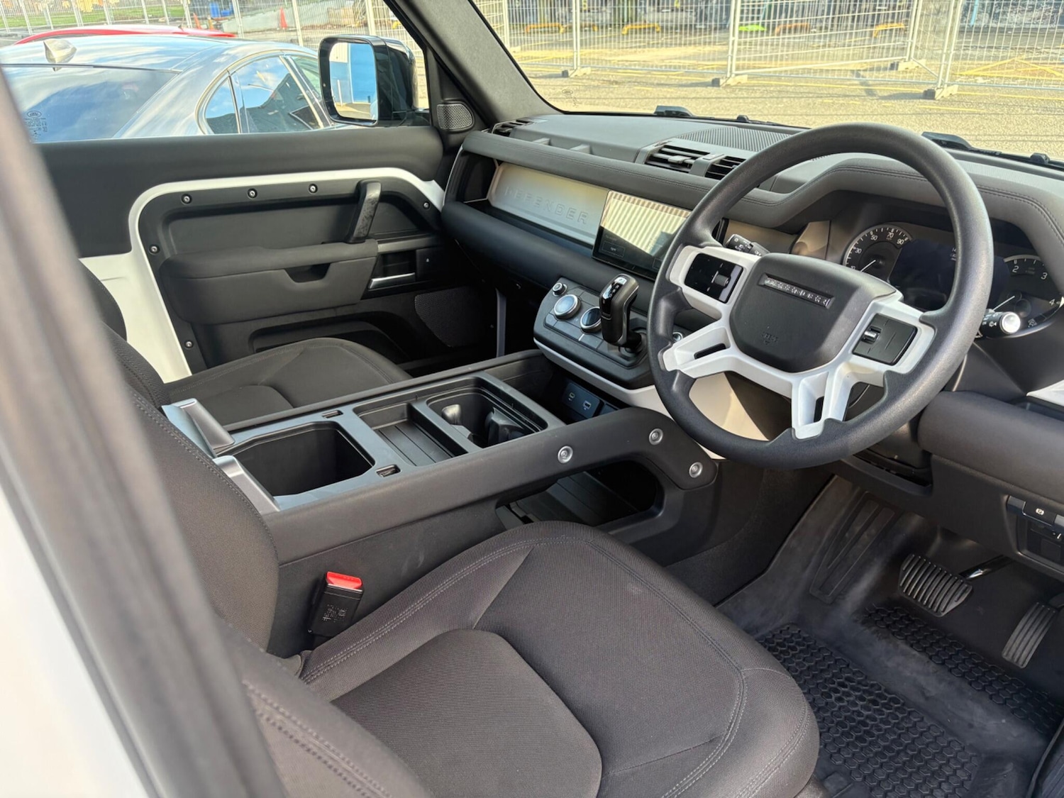 Used Land Rover Defender 2022 for sale - 77892334: Photo 18