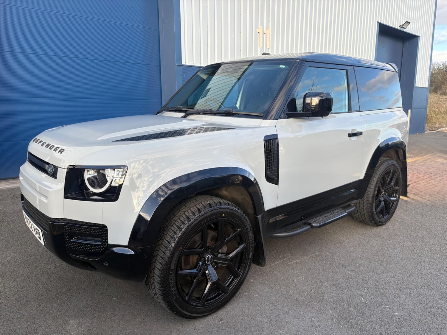 Used Land Rover Defender 2022 for sale - 77892334: Photo 6
