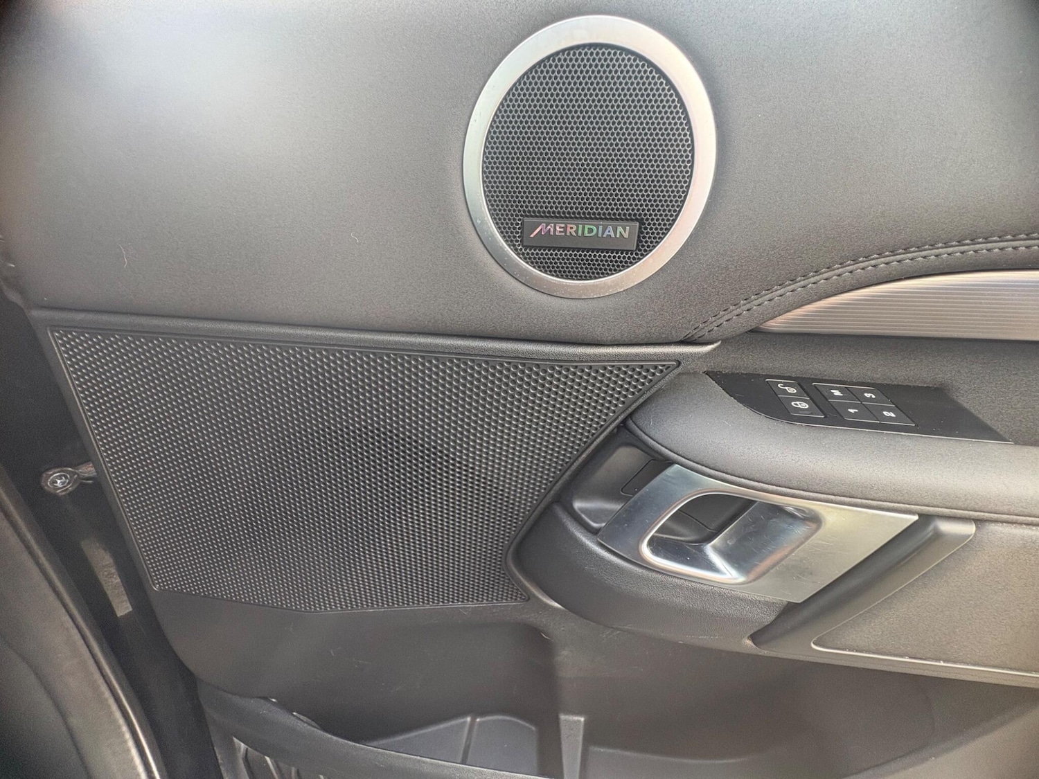 Used Land Rover Discovery 2019 for sale - 77970322: Photo 21