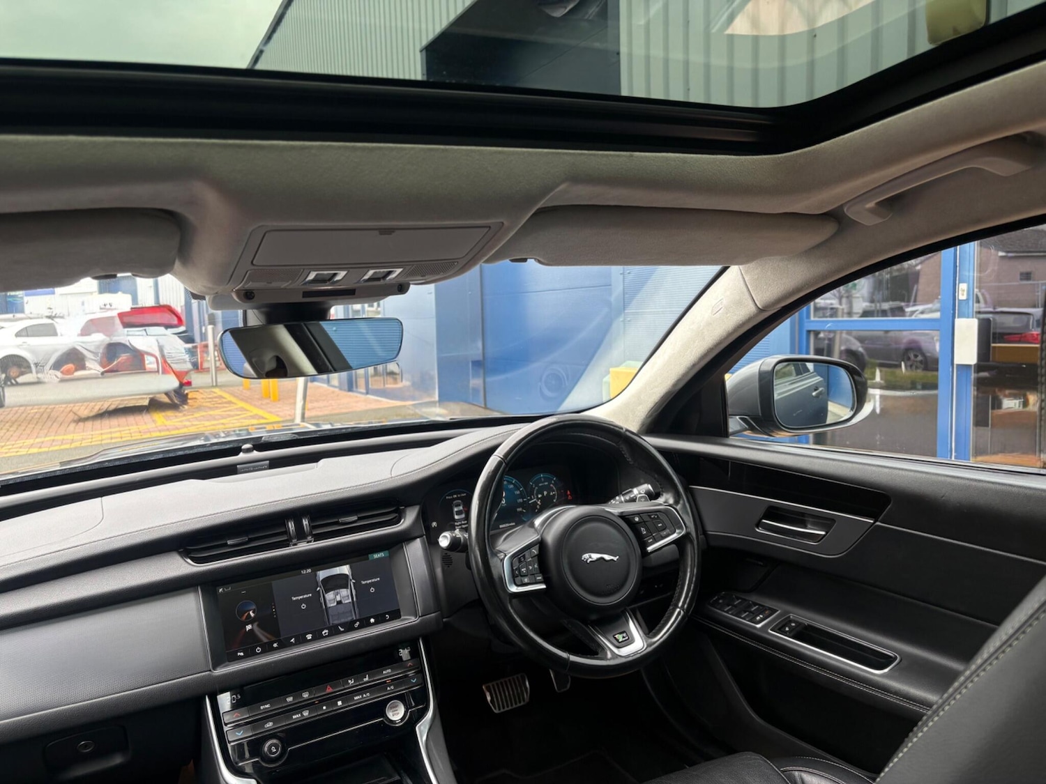 Used Jaguar XF 2018 for sale - 77940665: Photo 24