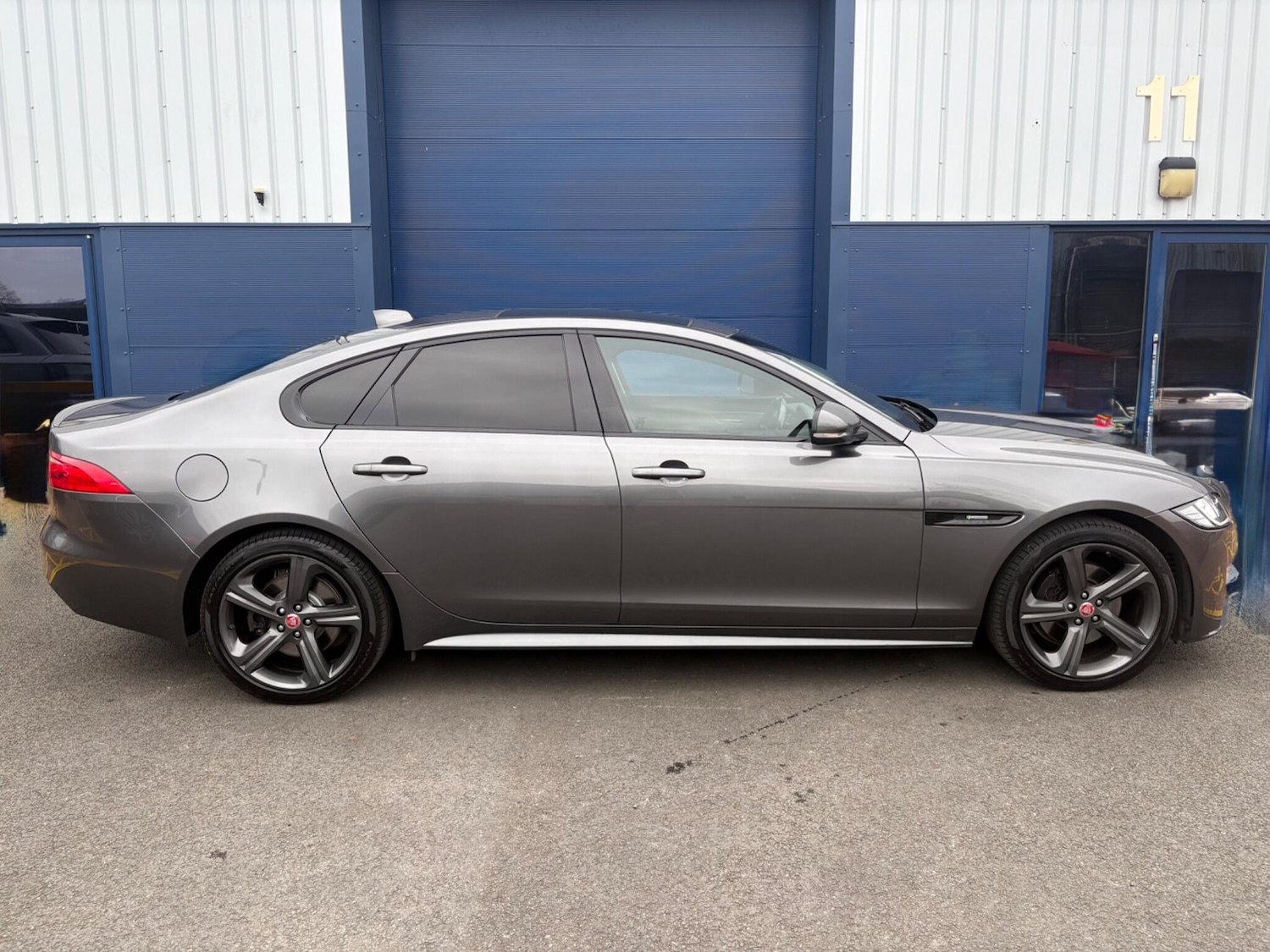 Used Jaguar XF 2018 for sale - 77940665: Photo 3